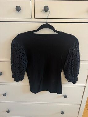 Robertson & Rodeo Black Puff-Sleeve Knit Top
